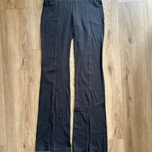 Aritzia TNA Black High Rise Flare Leggings with Slits Yoga Pants Womens Med Tall